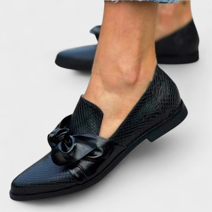 Oskari - Loaferit selkeällä muodolla