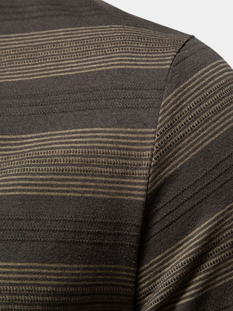 Olli - Pikeepaita selkeällä kauluksella