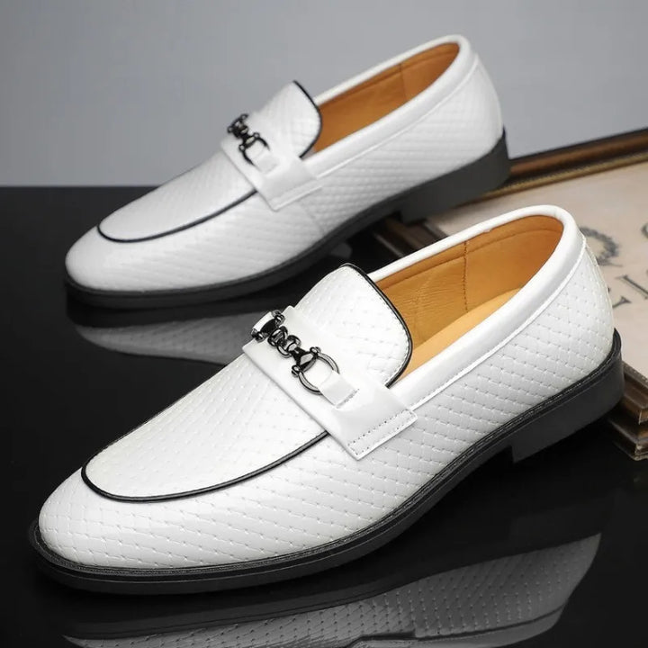 Aatos - Loaferit laadukkaalla pinnalla