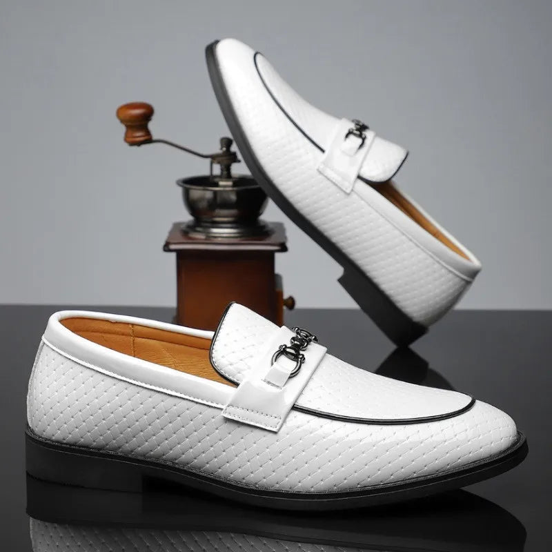 Aatos - Loaferit laadukkaalla pinnalla