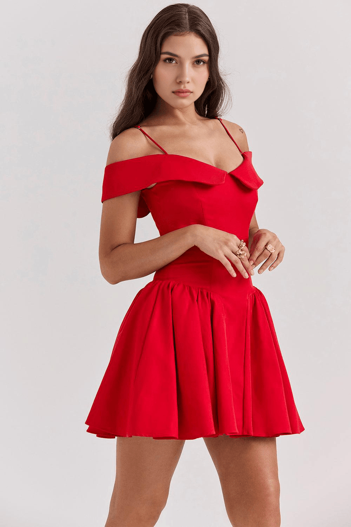 Ilona - Minimekko kevyellä linjalla