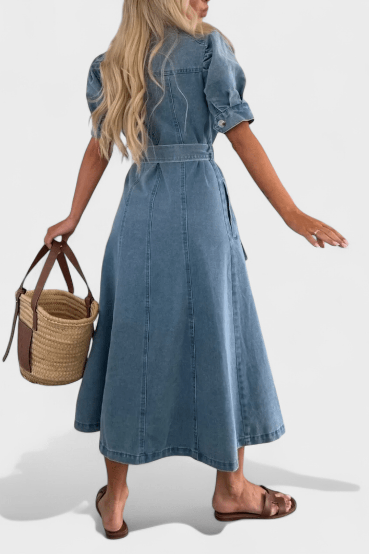 Ella - Mekko rennulla ilmeellä
