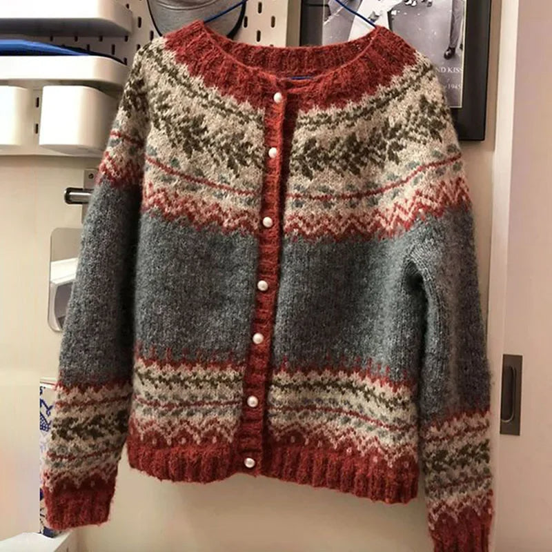 Eila - Neuletakki näyttävällä kuosilla