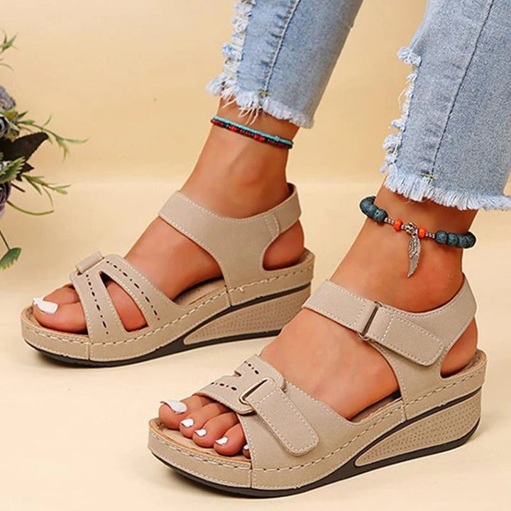 Helene - Naisten mukavuussandaalit klassisella ilmeellä