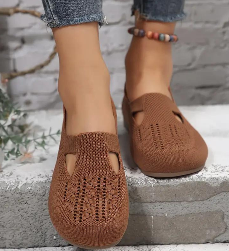 Darcy - Ergonomiset sandaalit punaisen rohkeudella