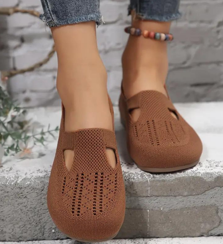 Darcy - Ergonomiset sandaalit punaisen rohkeudella